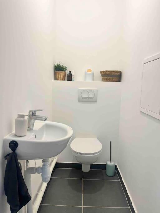 Superbe Appartement Neuf Dans Residence Familiale Aux Portes De Paris Avec Parking 이브리쉬르센 외부 사진