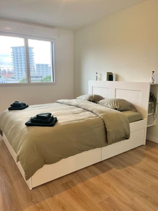 Superbe Appartement Neuf Dans Residence Familiale Aux Portes De Paris Avec Parking 이브리쉬르센 외부 사진