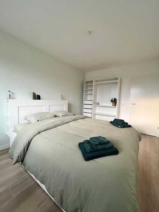 Superbe Appartement Neuf Dans Residence Familiale Aux Portes De Paris Avec Parking 이브리쉬르센 외부 사진