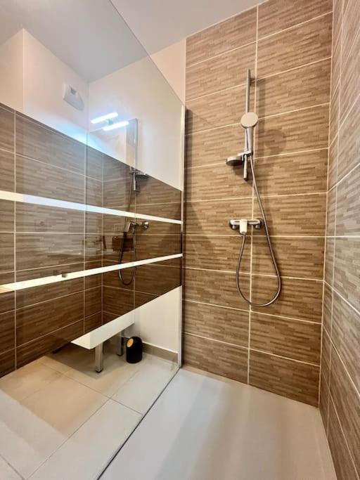 Superbe Appartement Neuf Dans Residence Familiale Aux Portes De Paris Avec Parking 이브리쉬르센 외부 사진